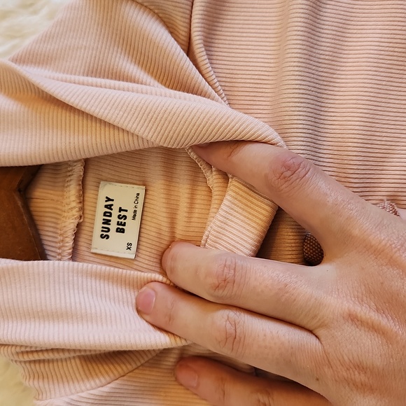 Aritzia Sunday Best Turtle neck nude sweater - Picture 3 of 3